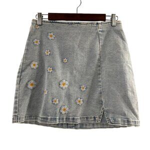 Wild Fable Light Wash Denim Mini Skirt Daisy Embroidery Side Slit Size 4 Boho
